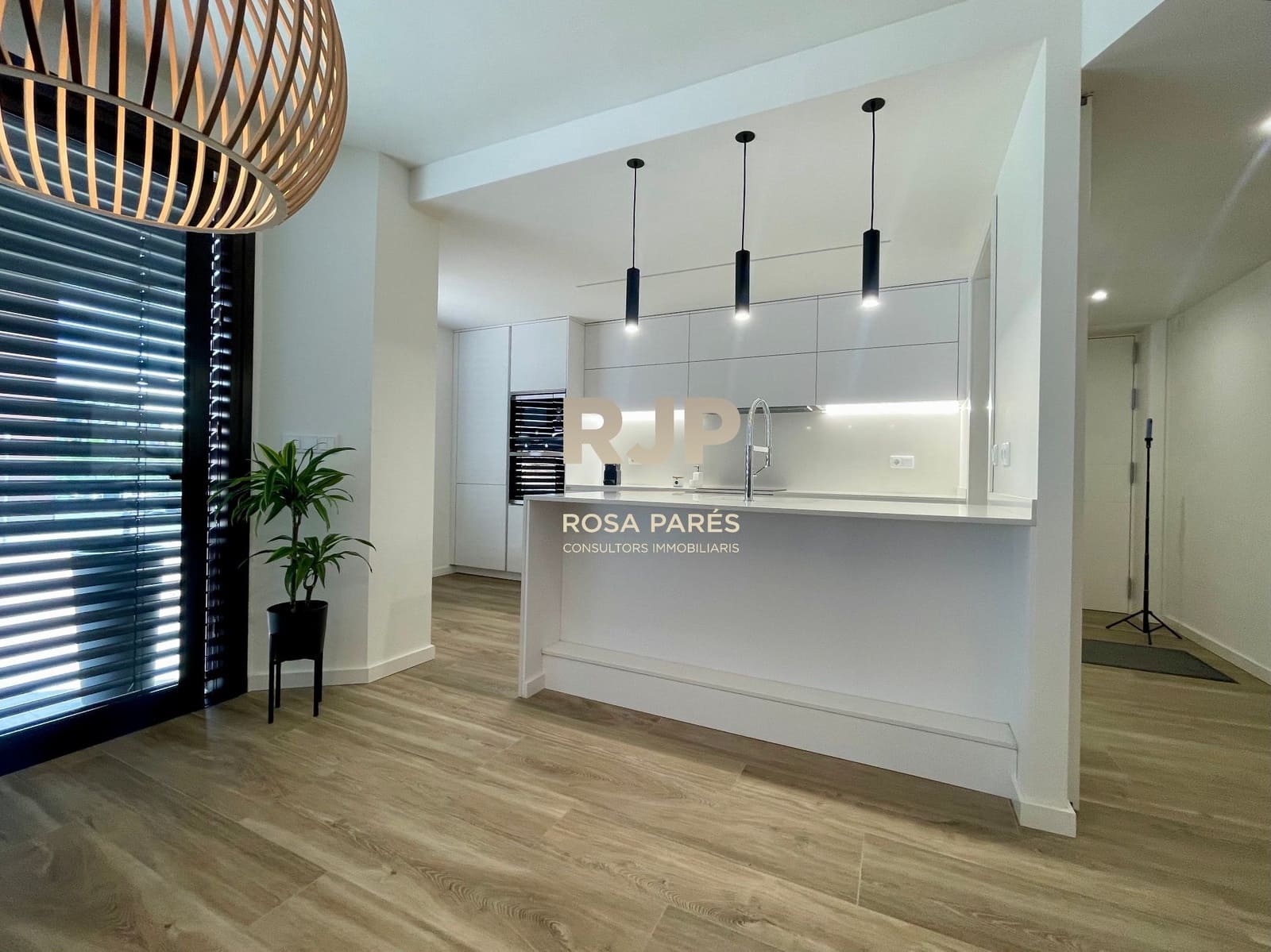 3 bedroom Flat for sale in Vic with garage - € 425,000 (Ref: 9413079)