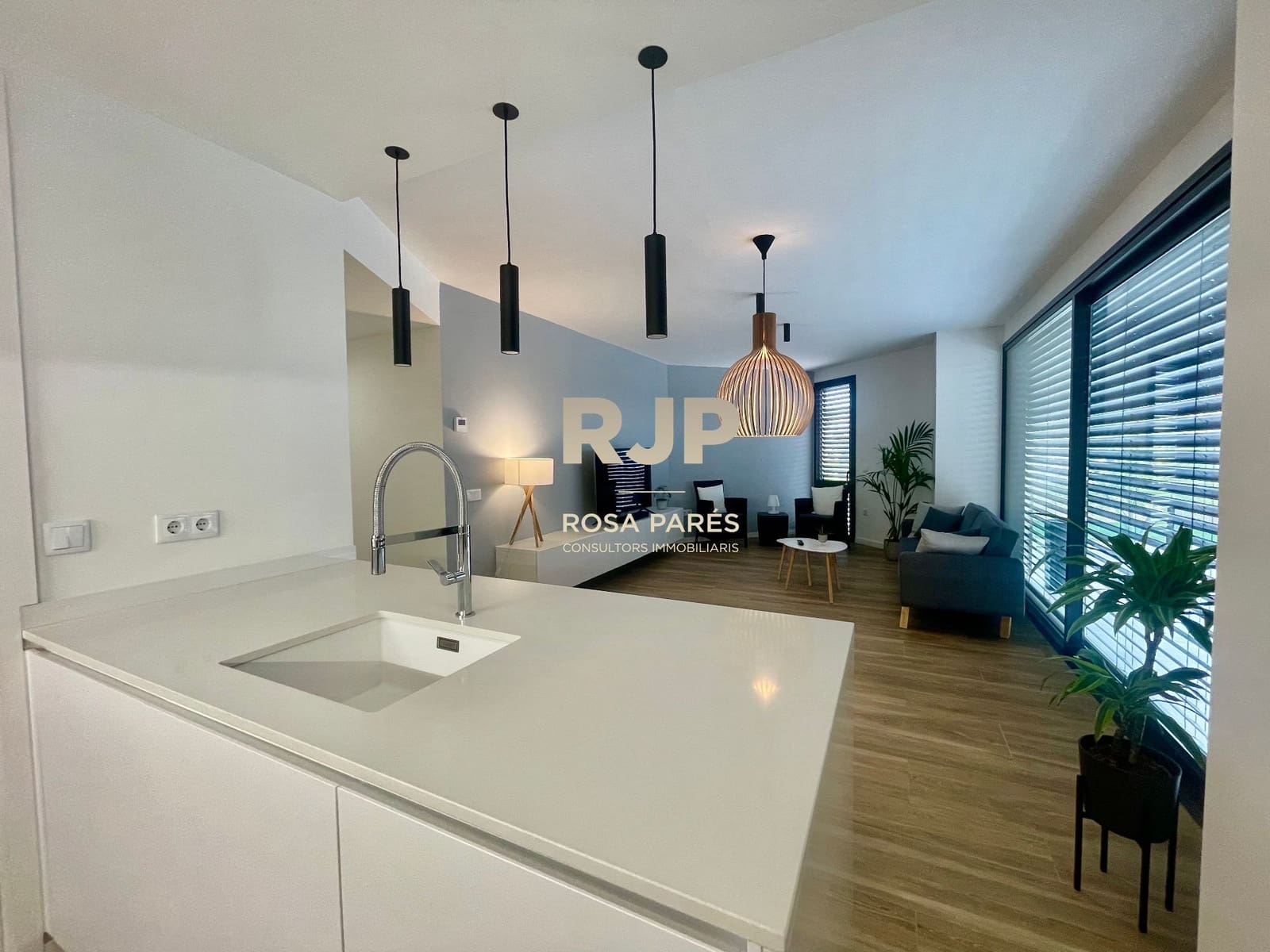 3 bedroom Flat for sale in Vic with garage - € 425,000 (Ref: 9413079)