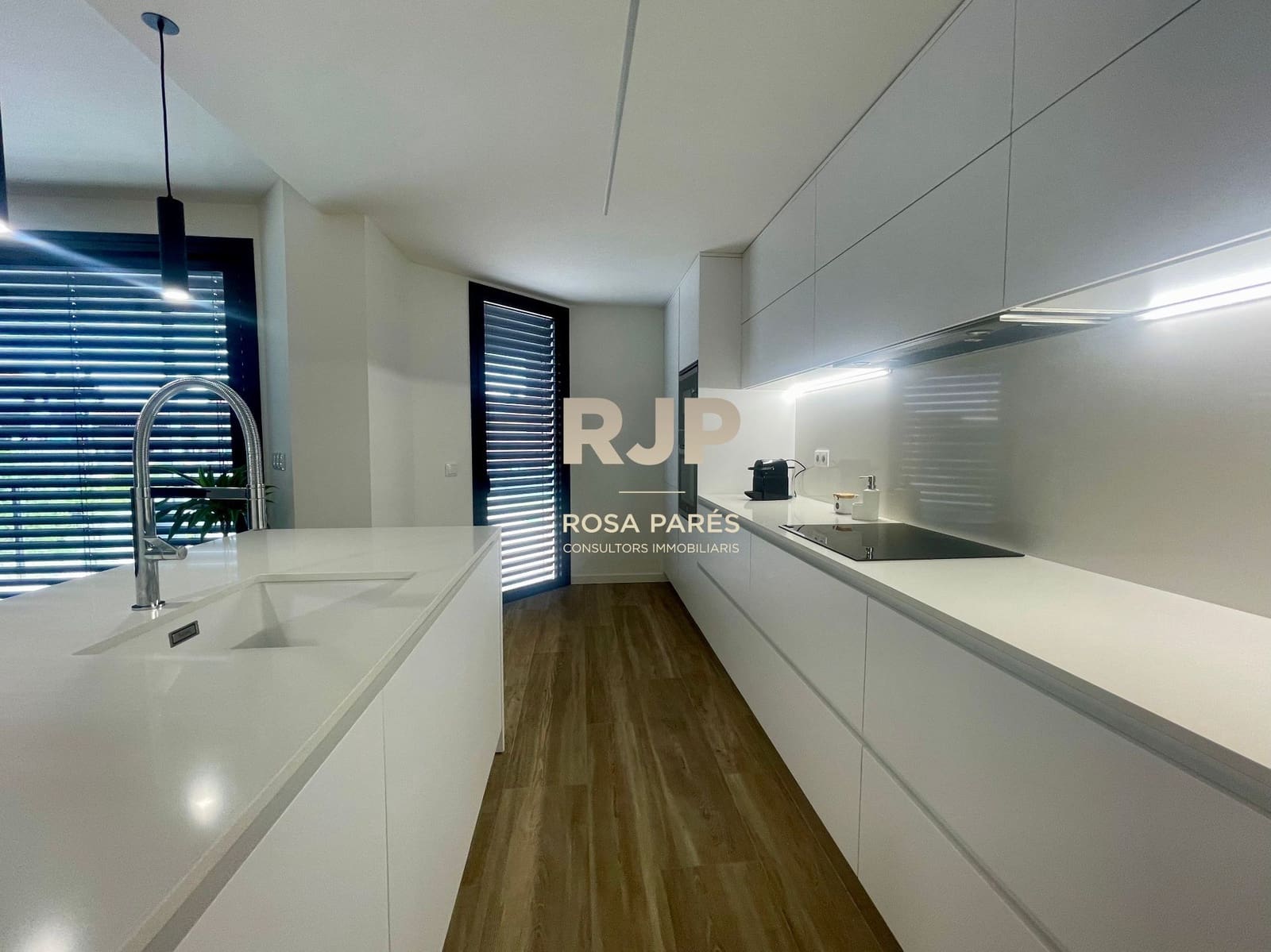 3 bedroom Flat for sale in Vic with garage - € 425,000 (Ref: 9413079)