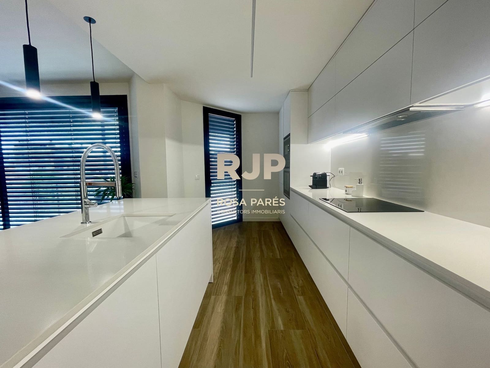 3 bedroom Flat for sale in Vic with garage - € 425,000 (Ref: 9413079)