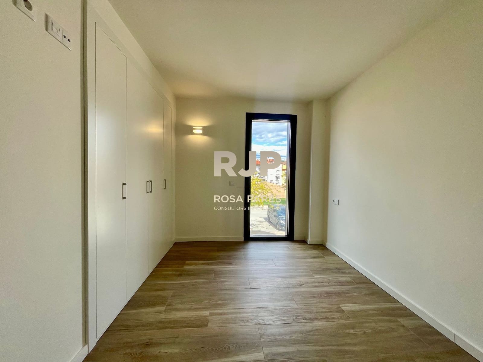 3 bedroom Flat for sale in Vic with garage - € 425,000 (Ref: 9413079)