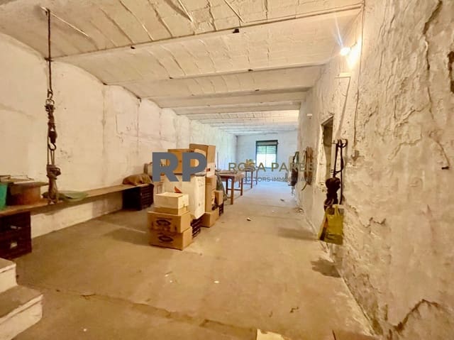 Omakotitalo myytävänä paikassa Centelles - 95 000 € (Ref: 9413082)