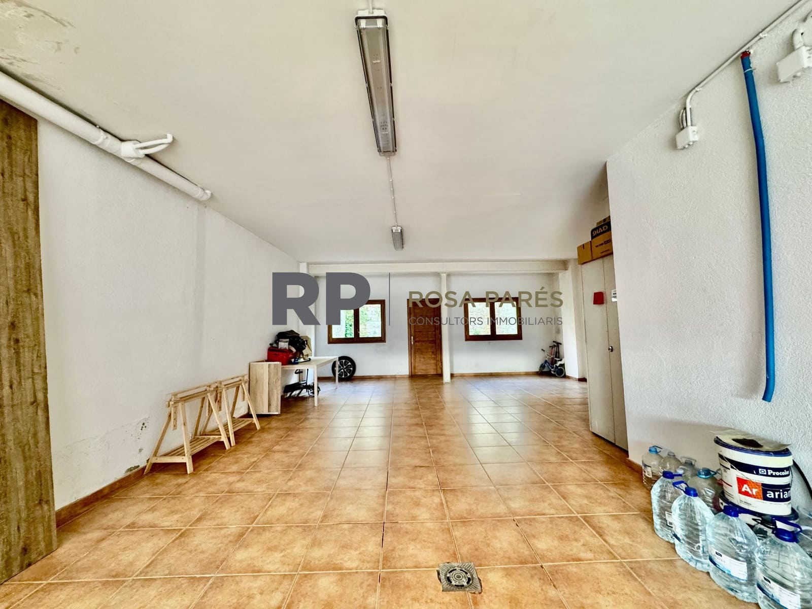 Garaż do wynajęcia w Centelles - 350 € (Ref: 9413084)