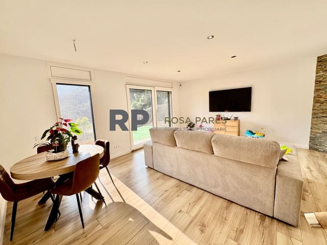 4 soveværelse Villa til salg i Sant Martí de Centelles med garage - € 395.000 (Ref: 9413085)