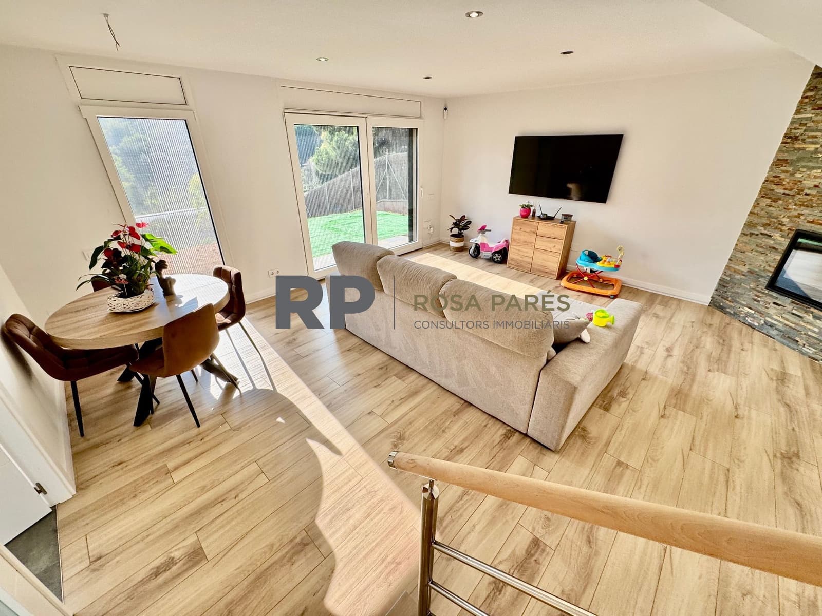 4 soveværelse Villa til salg i Sant Marti de Centelles med garage - € 395.000 (Ref: 9413085)