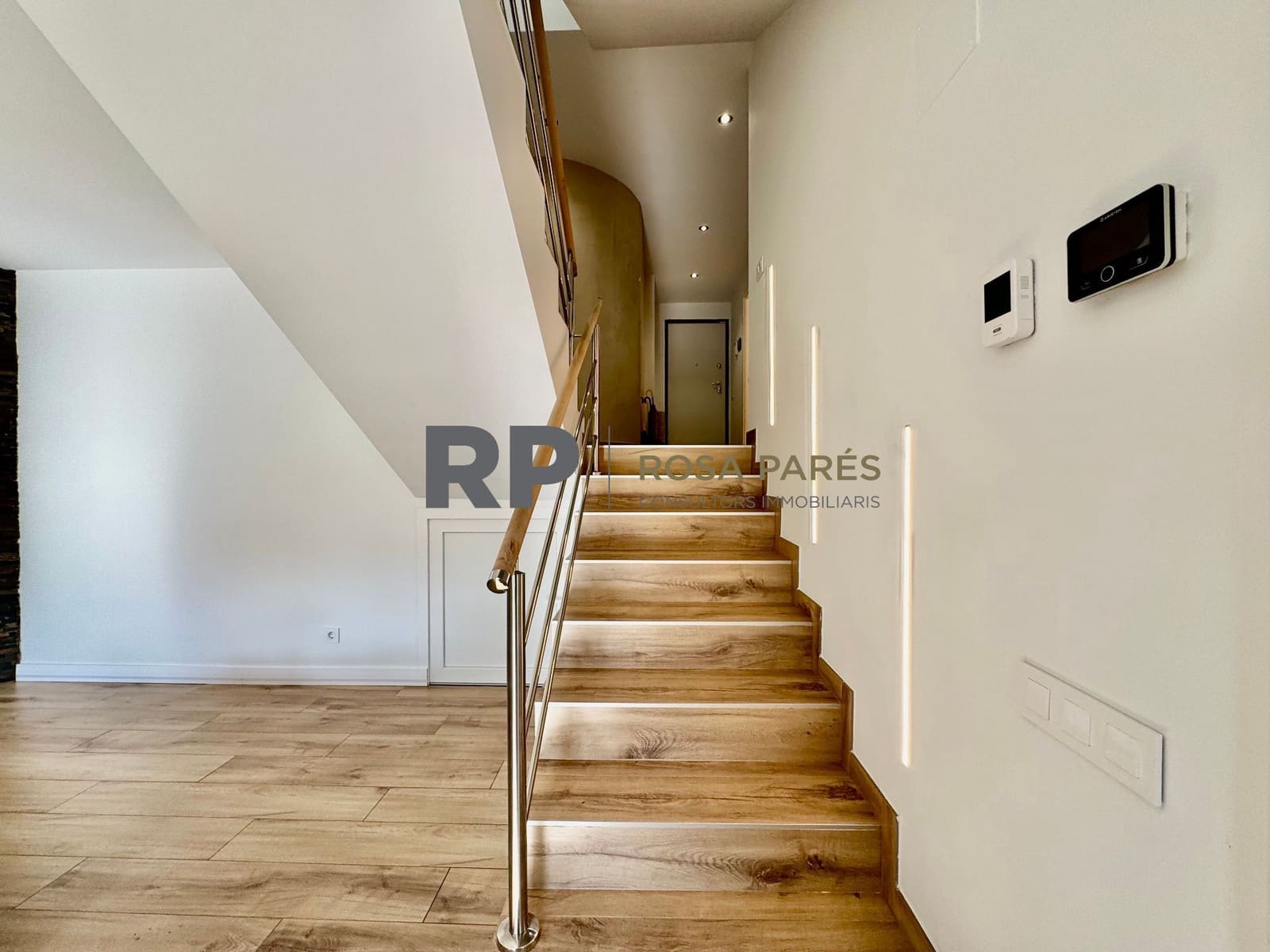 4 soveværelse Villa til salg i Sant Marti de Centelles med garage - € 395.000 (Ref: 9413085)