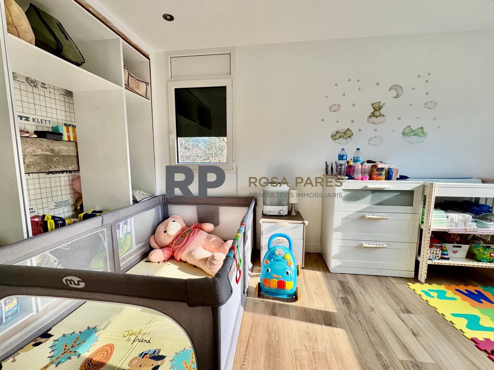 4 soveværelse Villa til salg i Sant Marti de Centelles med garage - € 395.000 (Ref: 9413085)