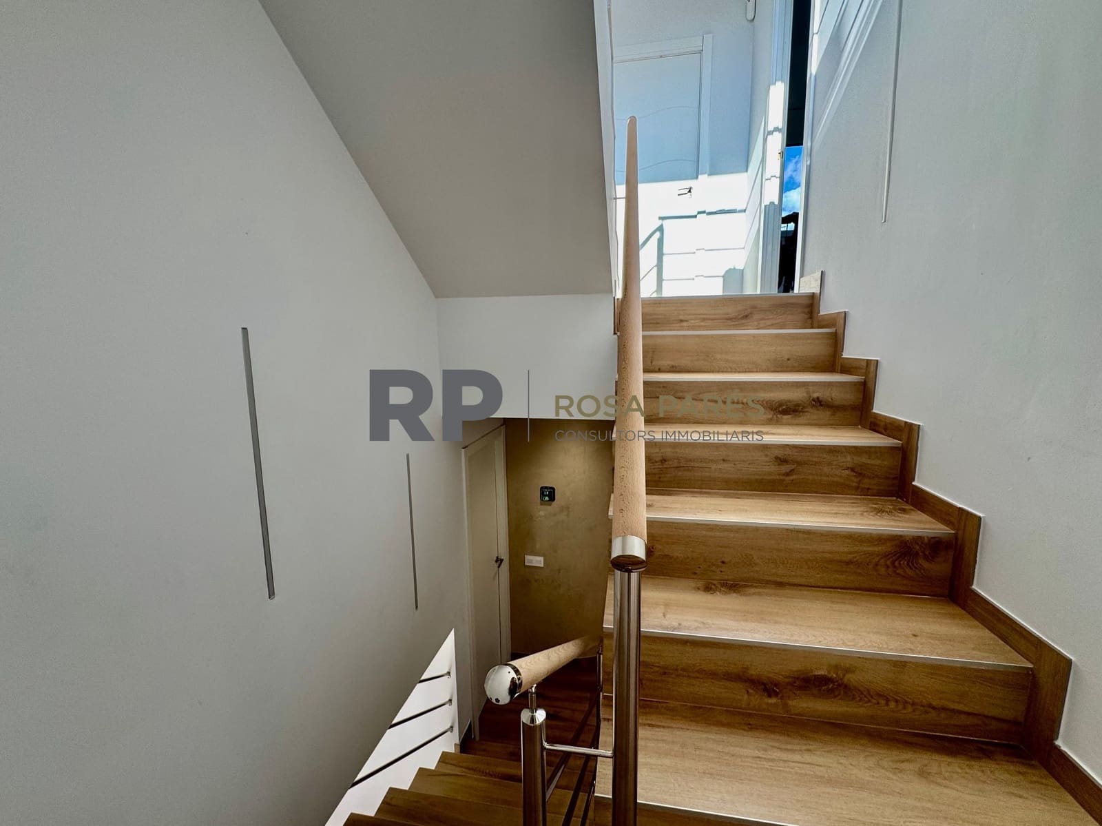 4 soveværelse Villa til salg i Sant Marti de Centelles med garage - € 395.000 (Ref: 9413085)