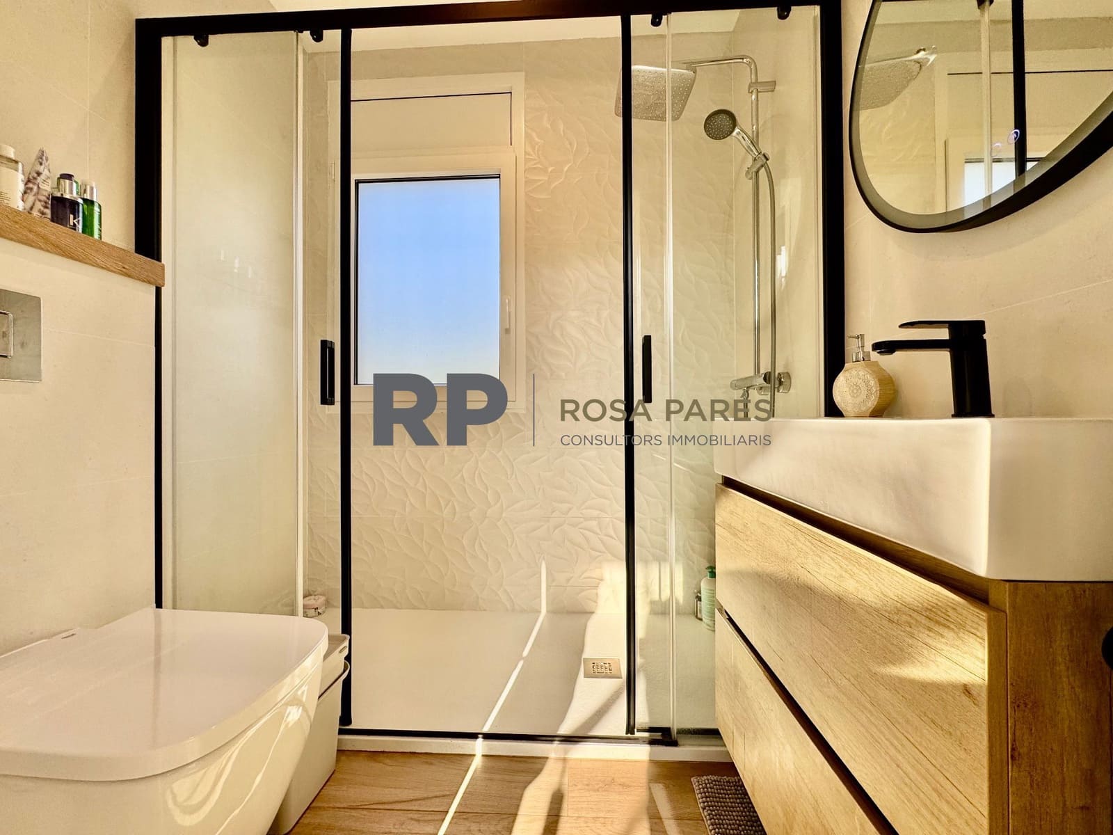 4 soveværelse Villa til salg i Sant Marti de Centelles med garage - € 395.000 (Ref: 9413085)