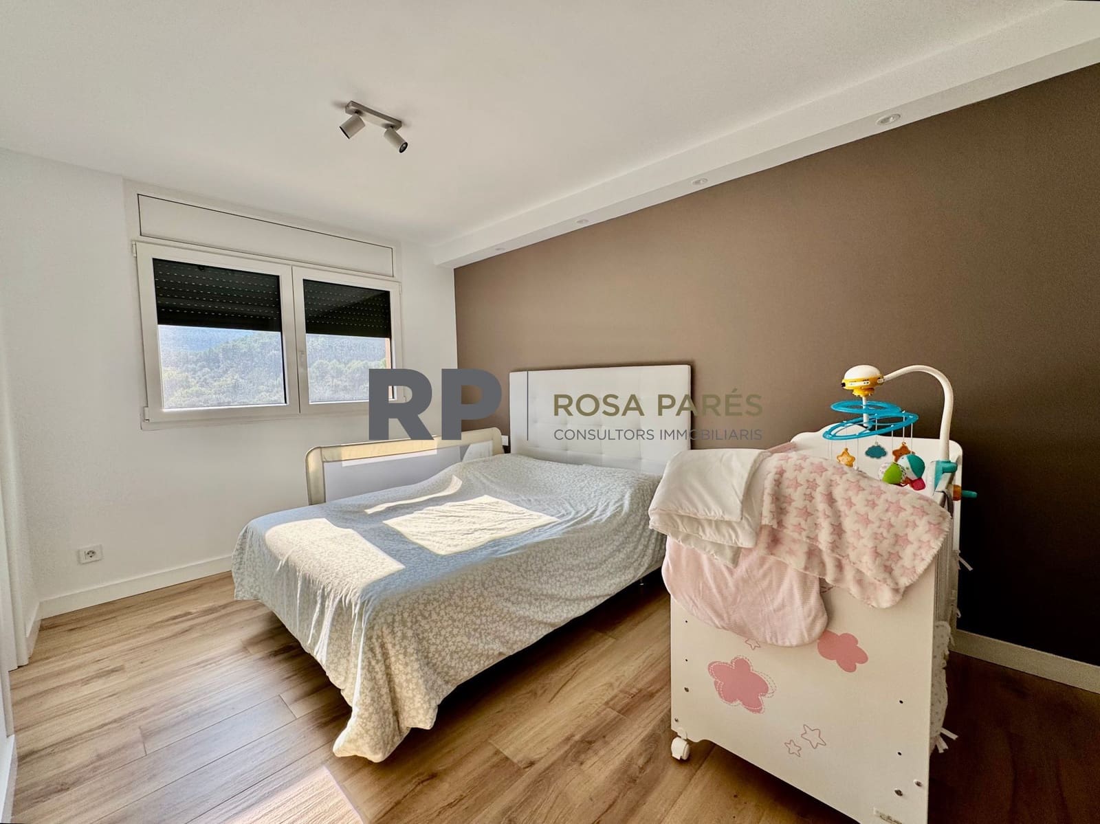 4 soveværelse Villa til salg i Sant Marti de Centelles med garage - € 395.000 (Ref: 9413085)