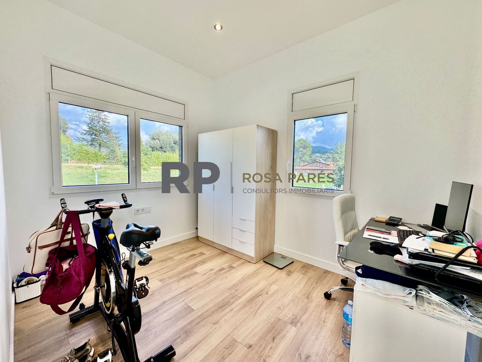 4 soveværelse Villa til salg i Sant Marti de Centelles med garage - € 395.000 (Ref: 9413085)