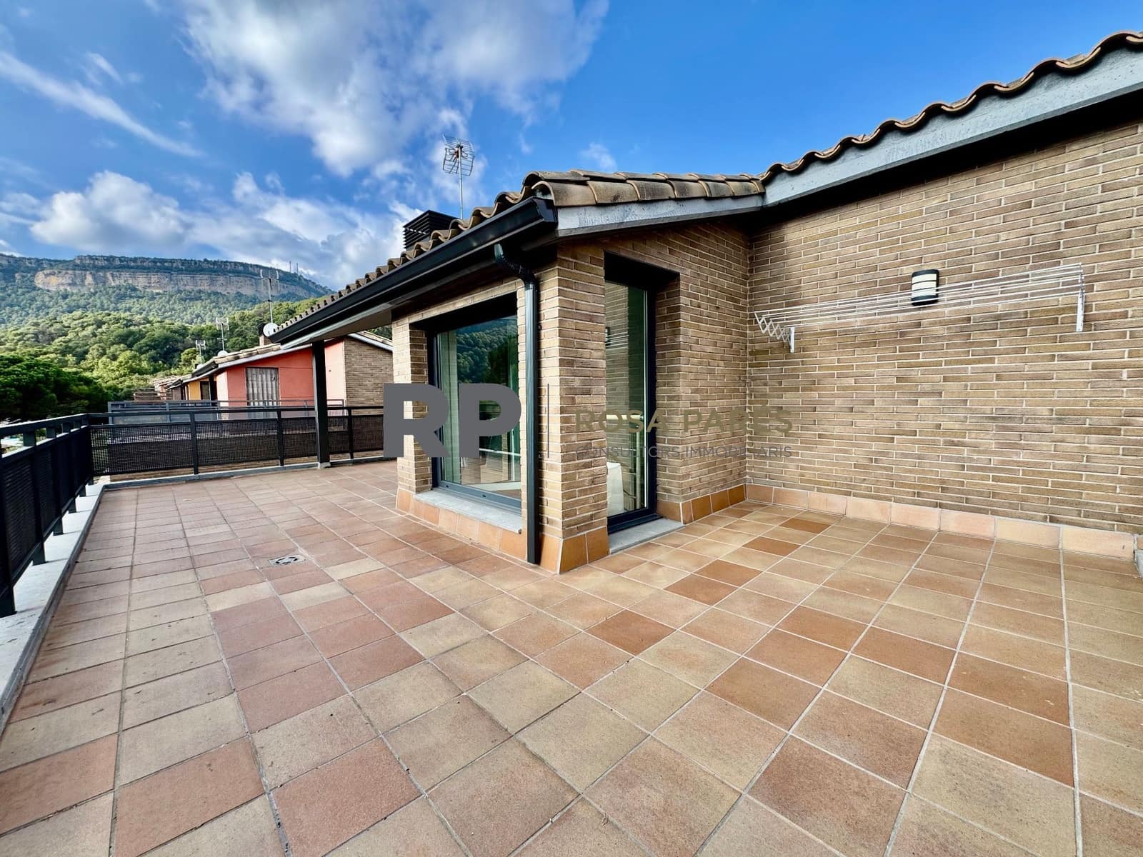 4 soveværelse Villa til salg i Sant Marti de Centelles med garage - € 395.000 (Ref: 9413085)