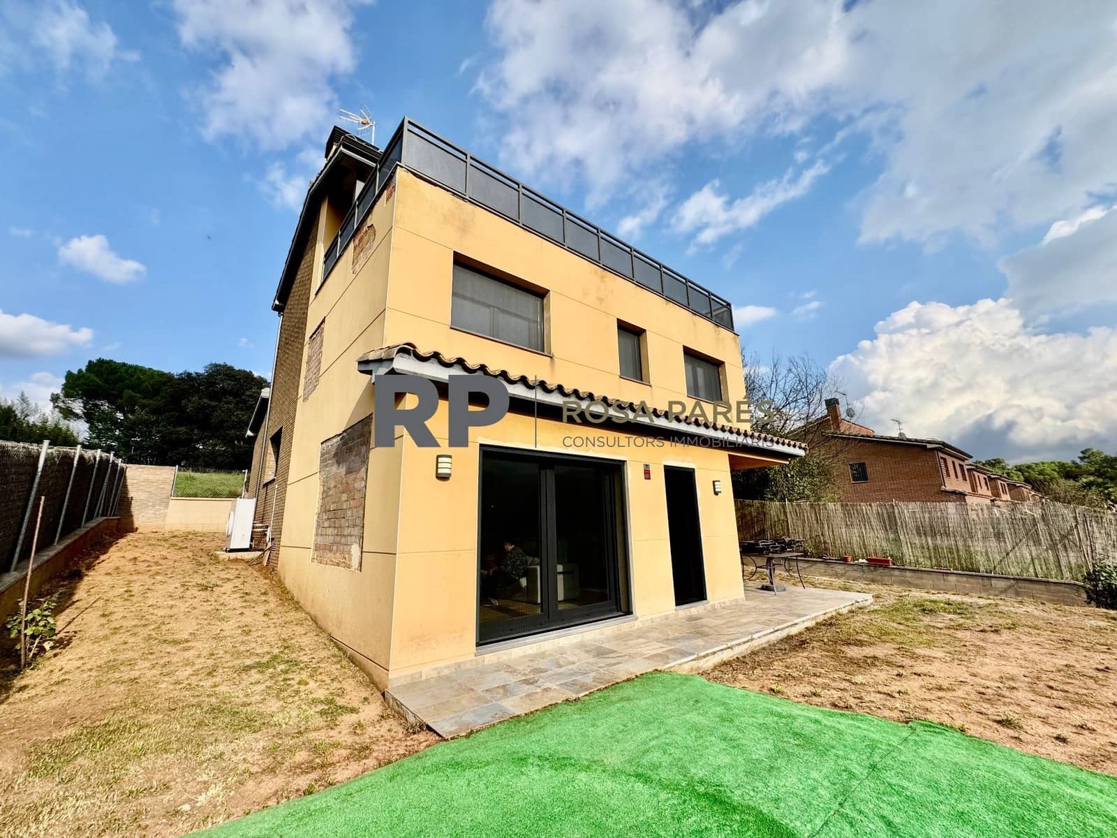 4 soveværelse Villa til salg i Sant Marti de Centelles med garage - € 395.000 (Ref: 9413085)