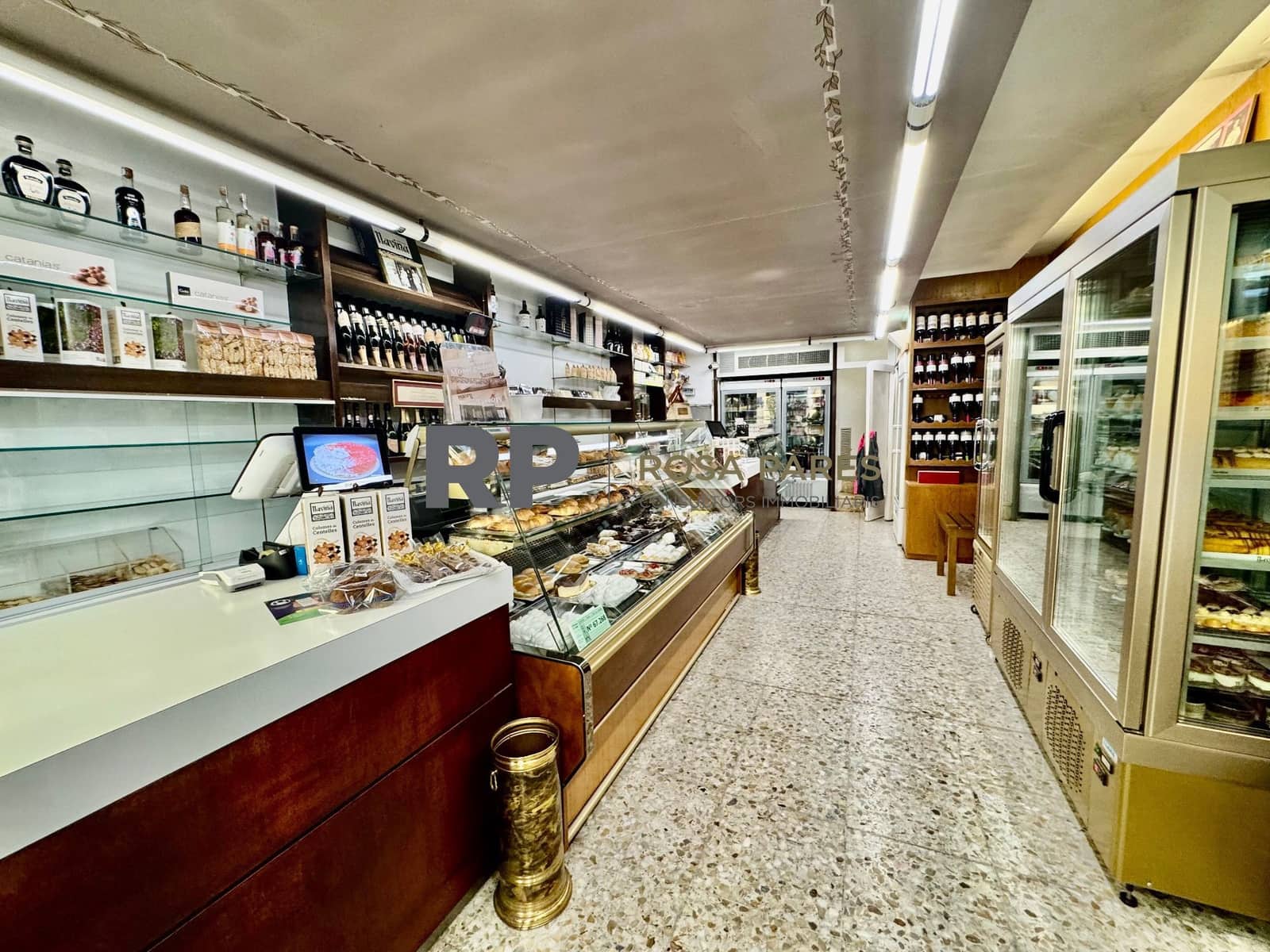 Commercial for rent in Centelles - € 3,000 (Ref: 9413086)