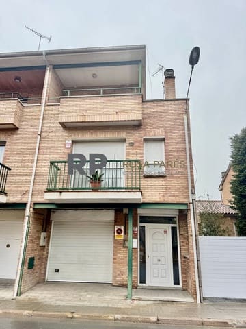 Chalet de 4 habitaciones en Torelló en venta con garaje - 300.000 € (Ref: 9518450)