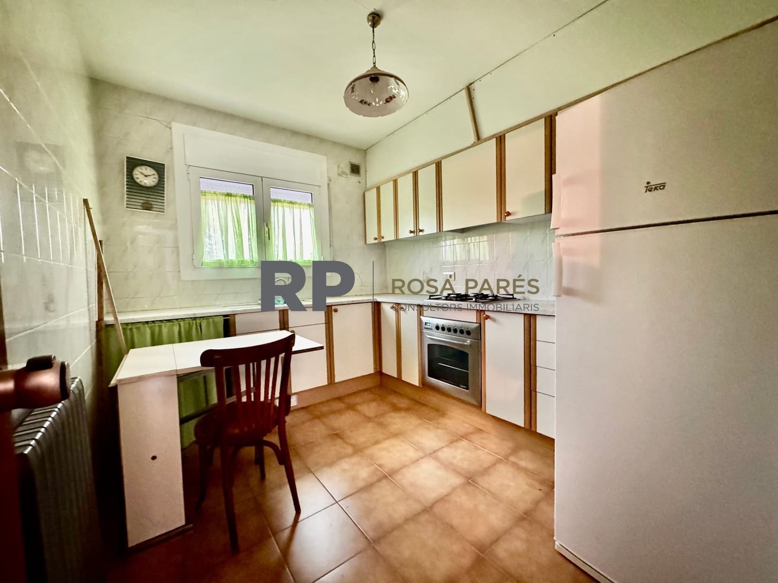 Chalet de 4 habitaciones en Torelló en venta con garaje - 300.000 € (Ref: 9518450)