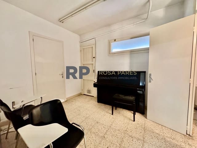 Chalet de 4 habitaciones en Torelló en venta con garaje - 300.000 € (Ref: 9518450)