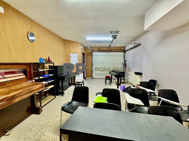 Chalet de 4 habitaciones en Torelló en venta con garaje - 300.000 € (Ref: 9518450)