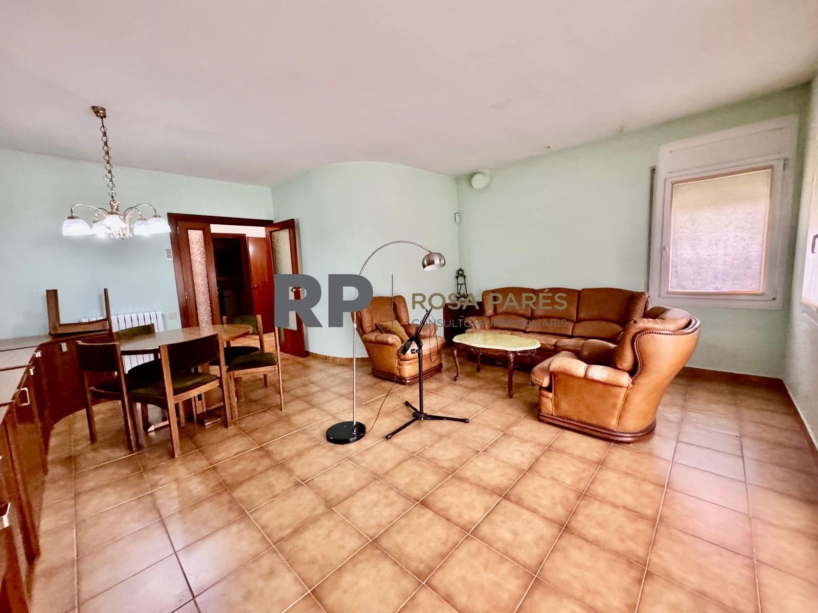 Chalet de 4 habitaciones en Torelló en venta con garaje - 300.000 € (Ref: 9518450)