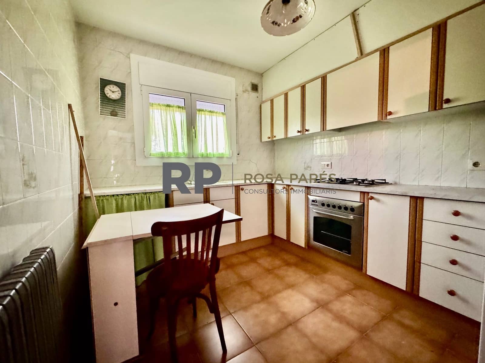 Chalet de 4 habitaciones en Torelló en venta con garaje - 300.000 € (Ref: 9518450)