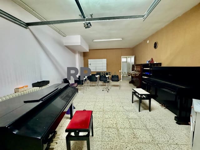 Chalet de 4 habitaciones en Torelló en venta con garaje - 300.000 € (Ref: 9518450)