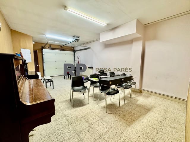 Chalet de 4 habitaciones en Torelló en venta con garaje - 300.000 € (Ref: 9518450)