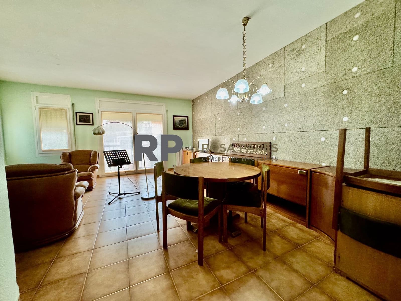 Chalet de 4 habitaciones en Torelló en venta con garaje - 300.000 € (Ref: 9518450)