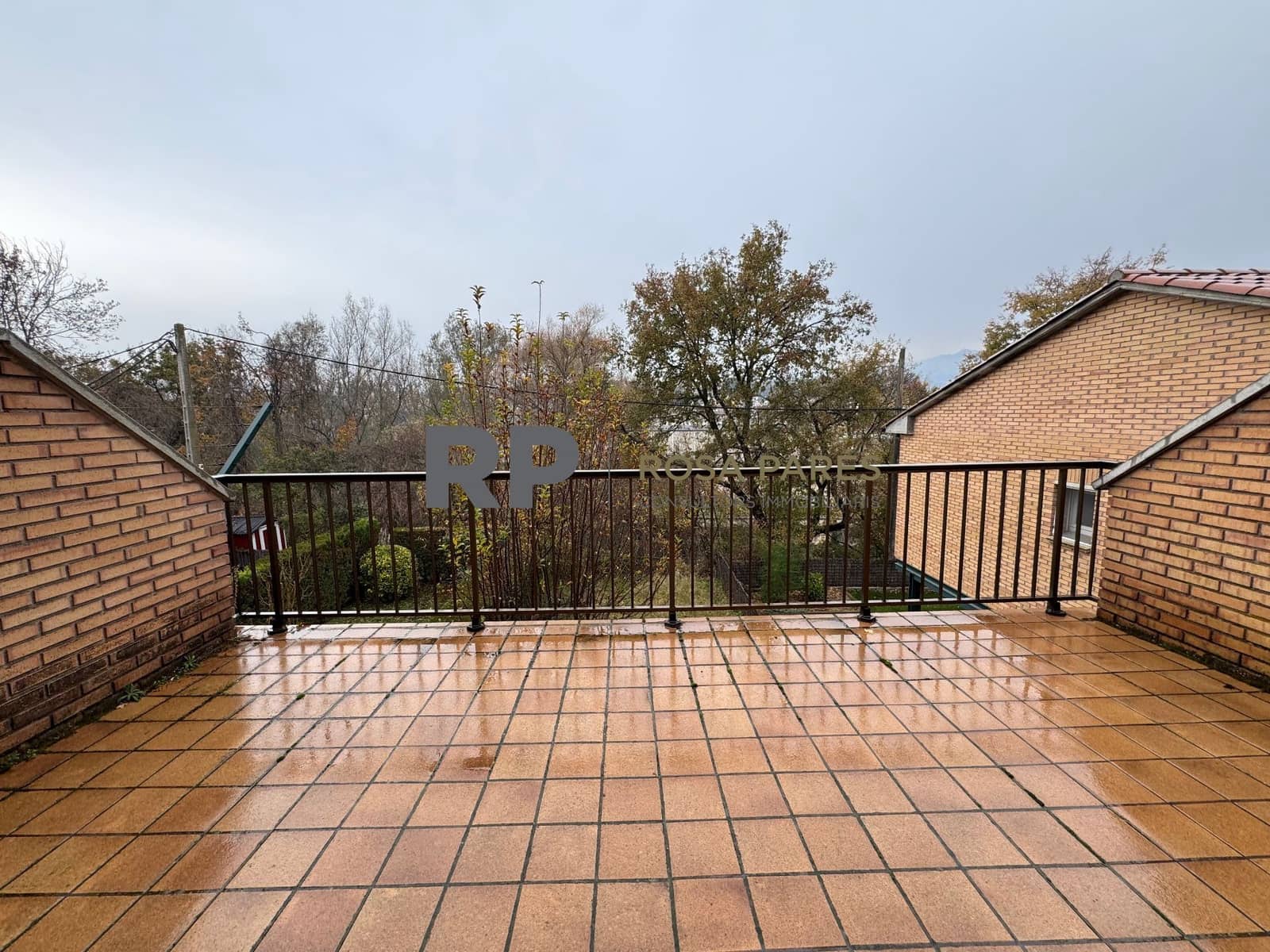 Chalet de 4 habitaciones en Torelló en venta con garaje - 300.000 € (Ref: 9518450)