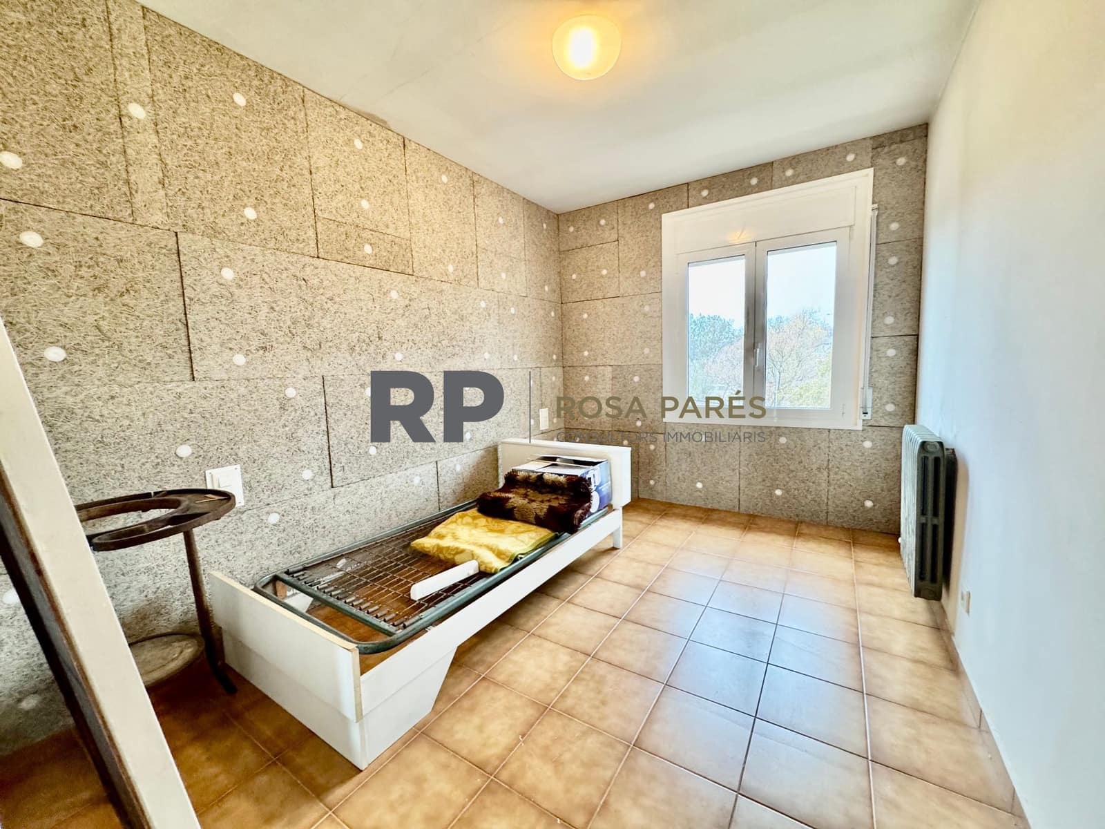 Chalet de 4 habitaciones en Torelló en venta con garaje - 300.000 € (Ref: 9518450)