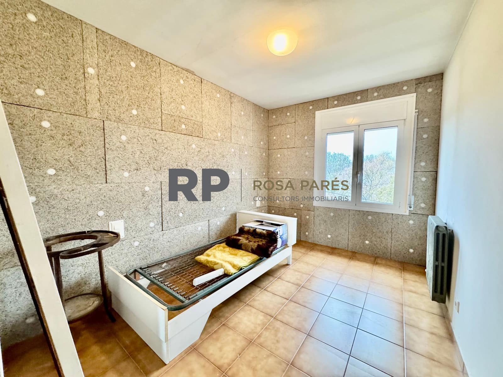 Chalet de 4 habitaciones en Torelló en venta con garaje - 300.000 € (Ref: 9518450)