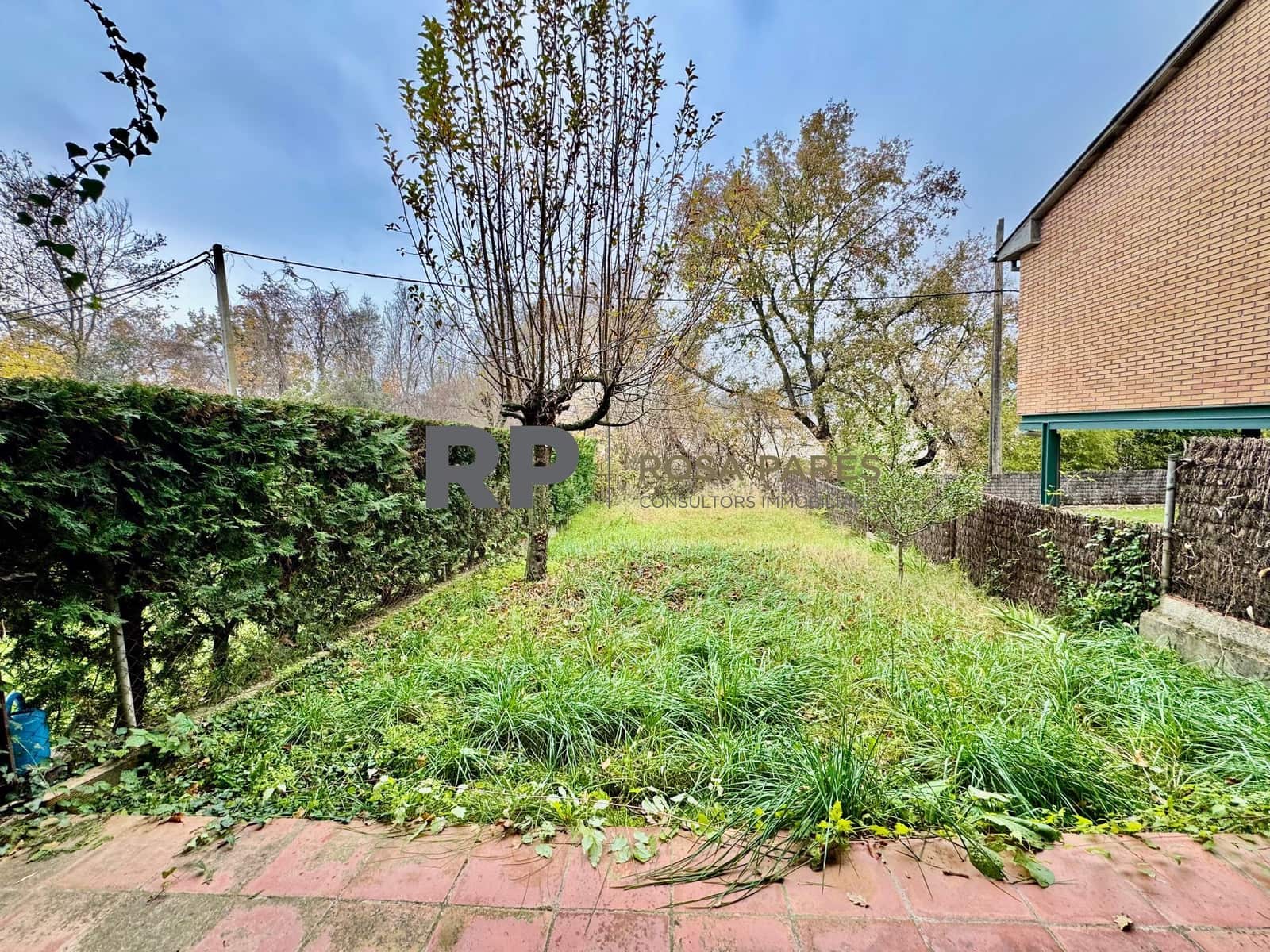 Chalet de 4 habitaciones en Torelló en venta con garaje - 300.000 € (Ref: 9518450)