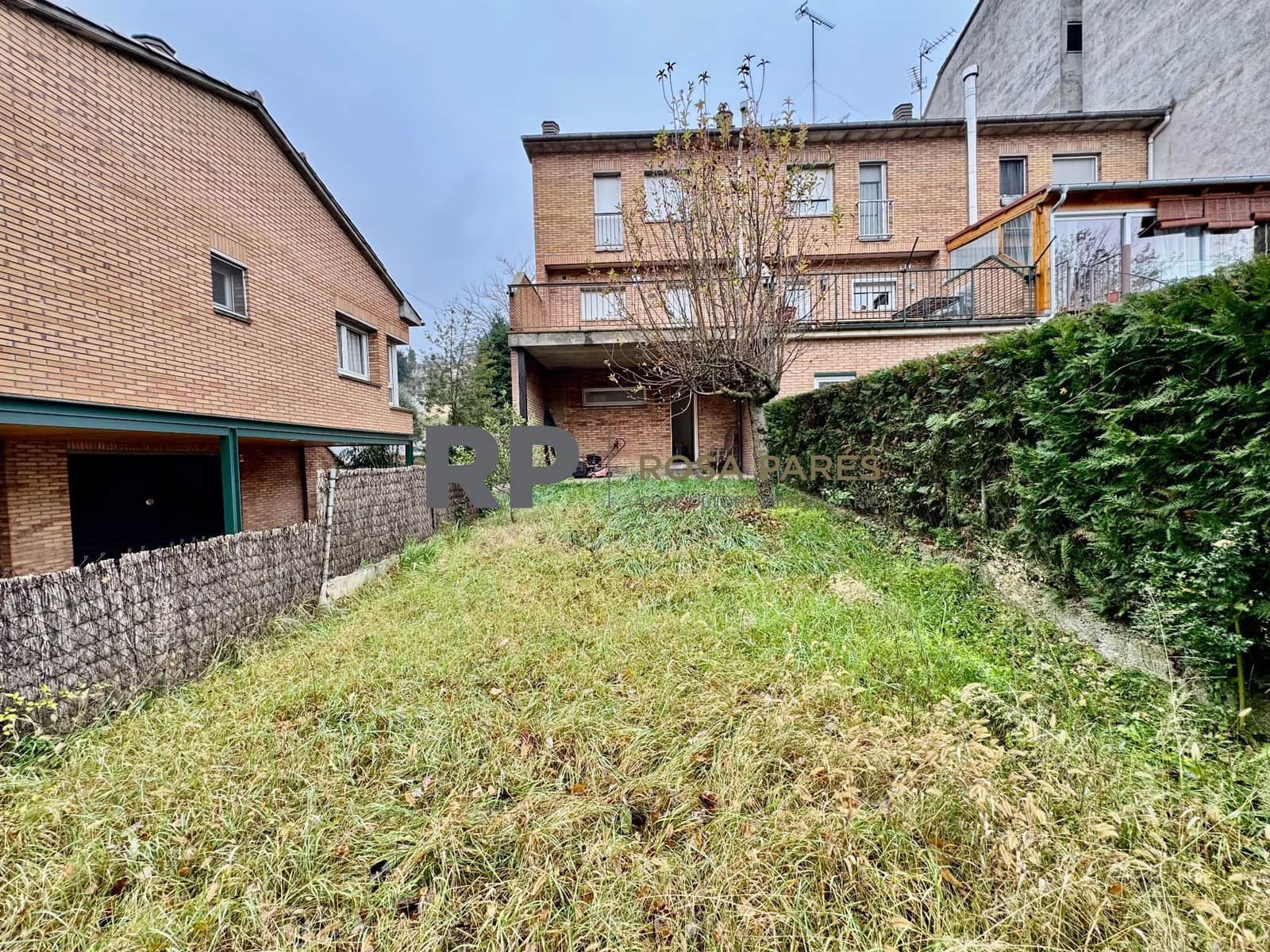 Chalet de 4 habitaciones en Torelló en venta con garaje - 300.000 € (Ref: 9518450)