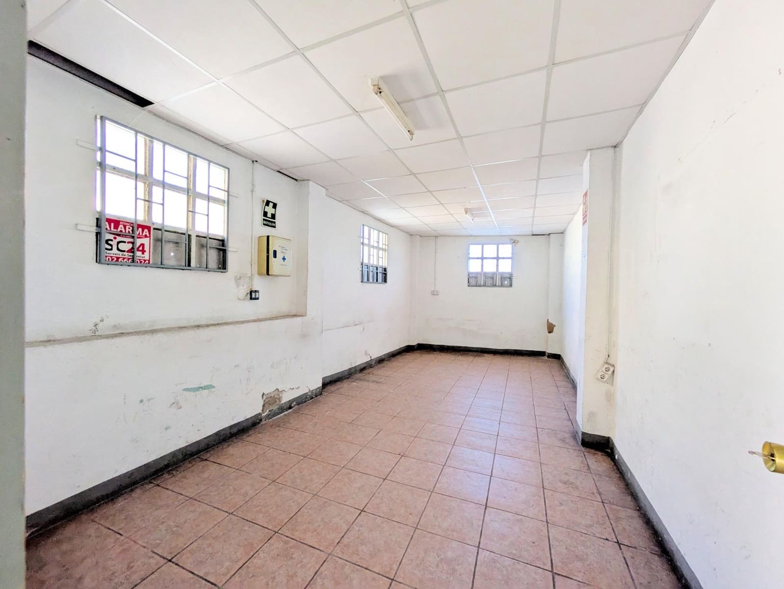 Commercial for sale in Amposta - € 63,000 (Ref: 9427938)