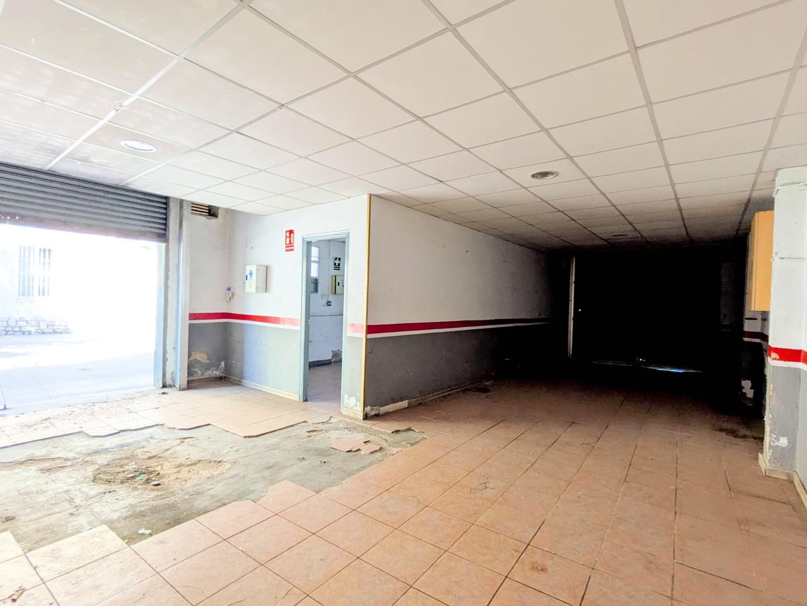 Commercial for sale in Amposta - € 63,000 (Ref: 9427938)