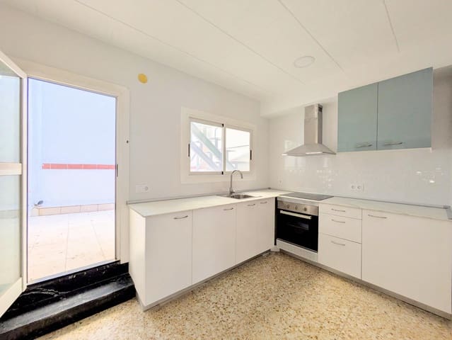 Piso de 4 habitaciones en Alcanar en alquiler - 690 € (Ref: 9427944)