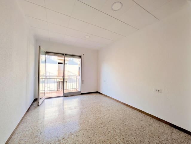 Piso de 4 habitaciones en Alcanar en alquiler - 690 € (Ref: 9427944)
