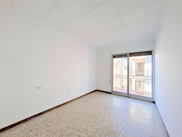 Piso de 4 habitaciones en Alcanar en alquiler - 690 € (Ref: 9427944)