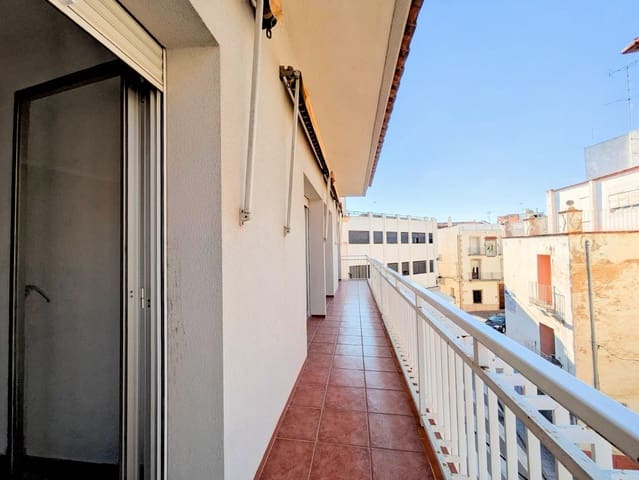 Piso de 4 habitaciones en Alcanar en alquiler - 690 € (Ref: 9427944)