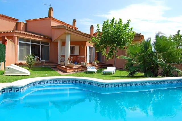 3 bedroom Villa for sale in Deltebre with pool - € 320,000 (Ref: 9427948)
