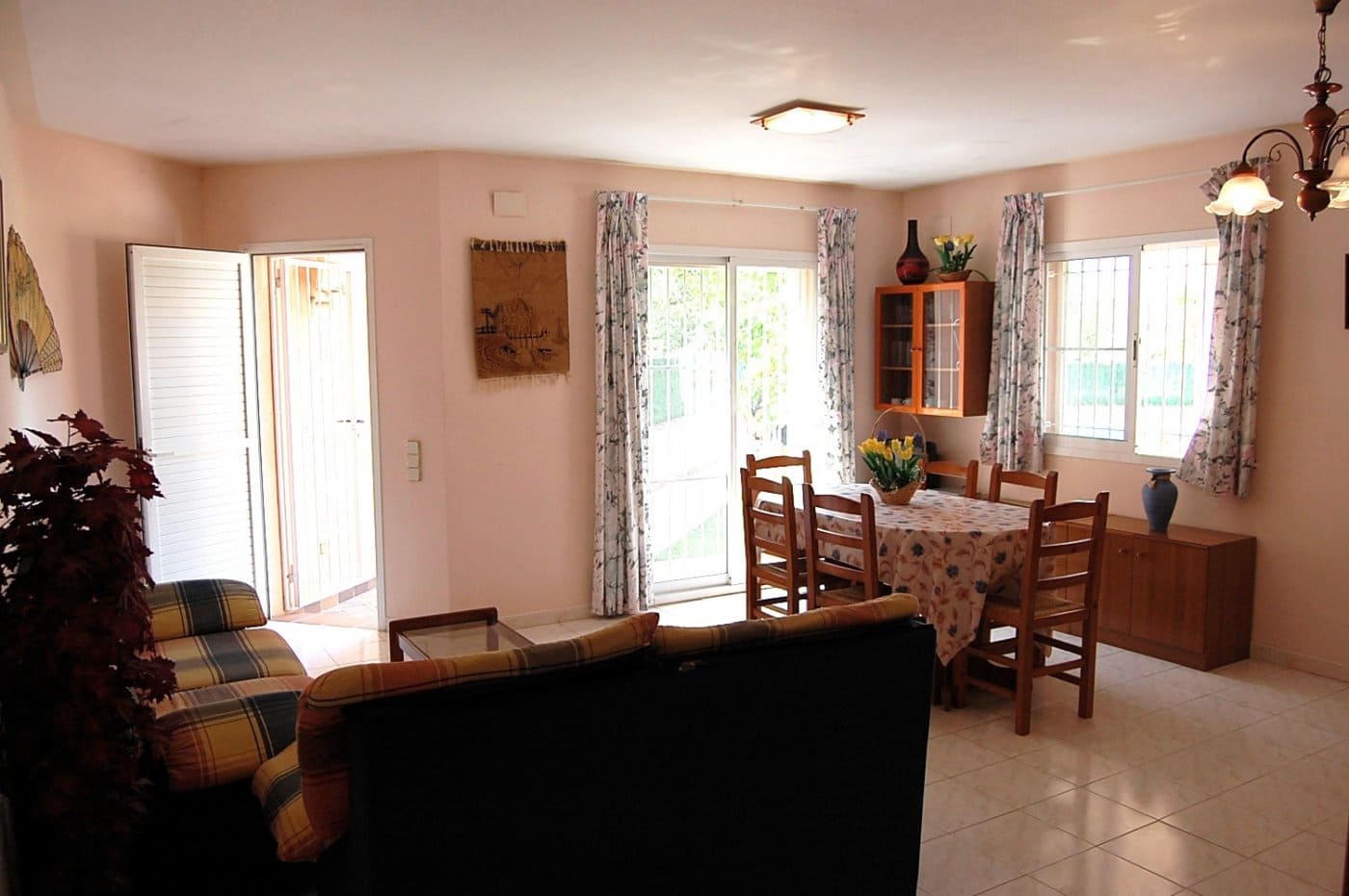 3 bedroom Villa for sale in Deltebre with pool - € 320,000 (Ref: 9427948)