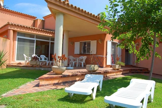 3 bedroom Villa for sale in Deltebre with pool - € 320,000 (Ref: 9427948)