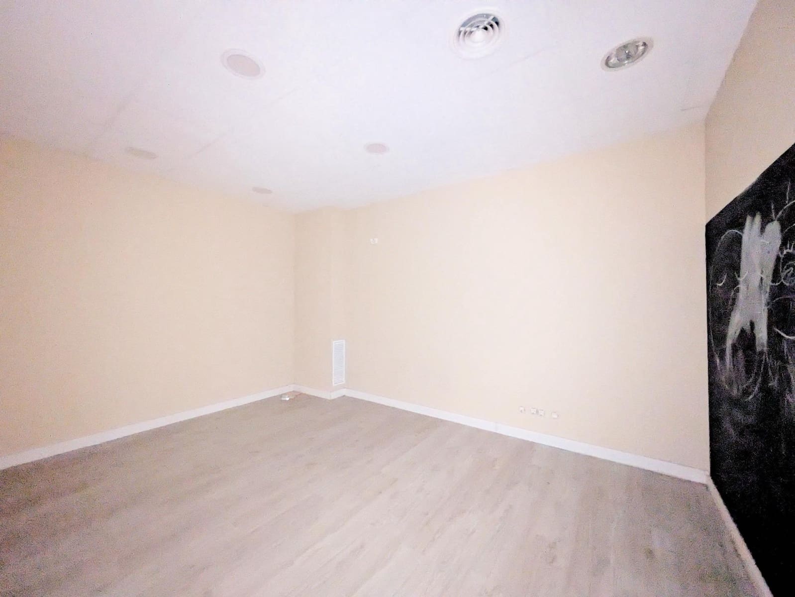 Local Comercial en Amposta en venta - 150.000 € (Ref: 9427955)