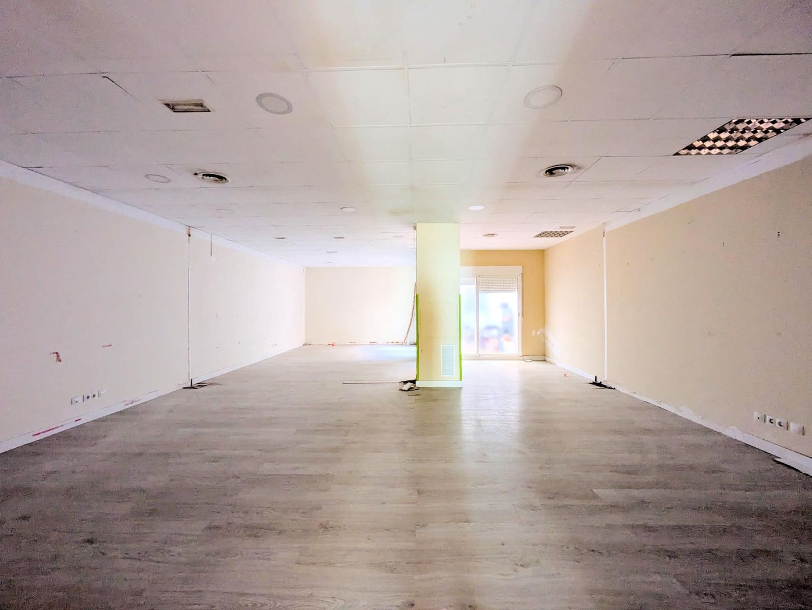 Local Comercial en Amposta en venta - 150.000 € (Ref: 9427955)