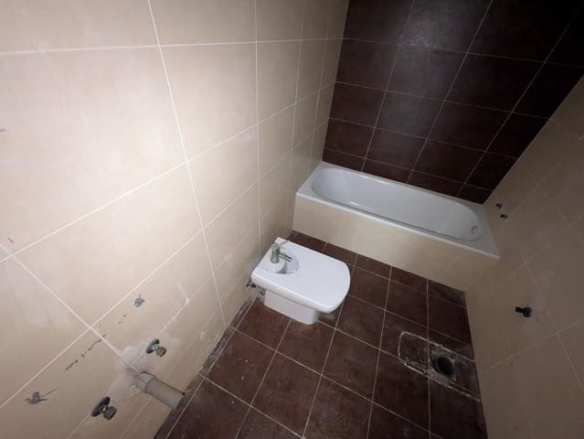 Apartamento para venda em Móra d'Ebre - 109 000 € (Ref: 9427958)