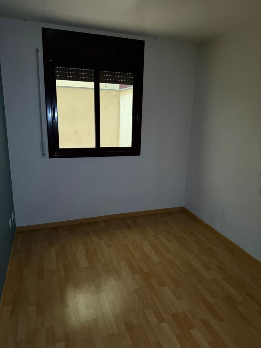 2 bedroom Flat for sale in Sant Carles de la Rapita - € 97,000 (Ref: 9427962)