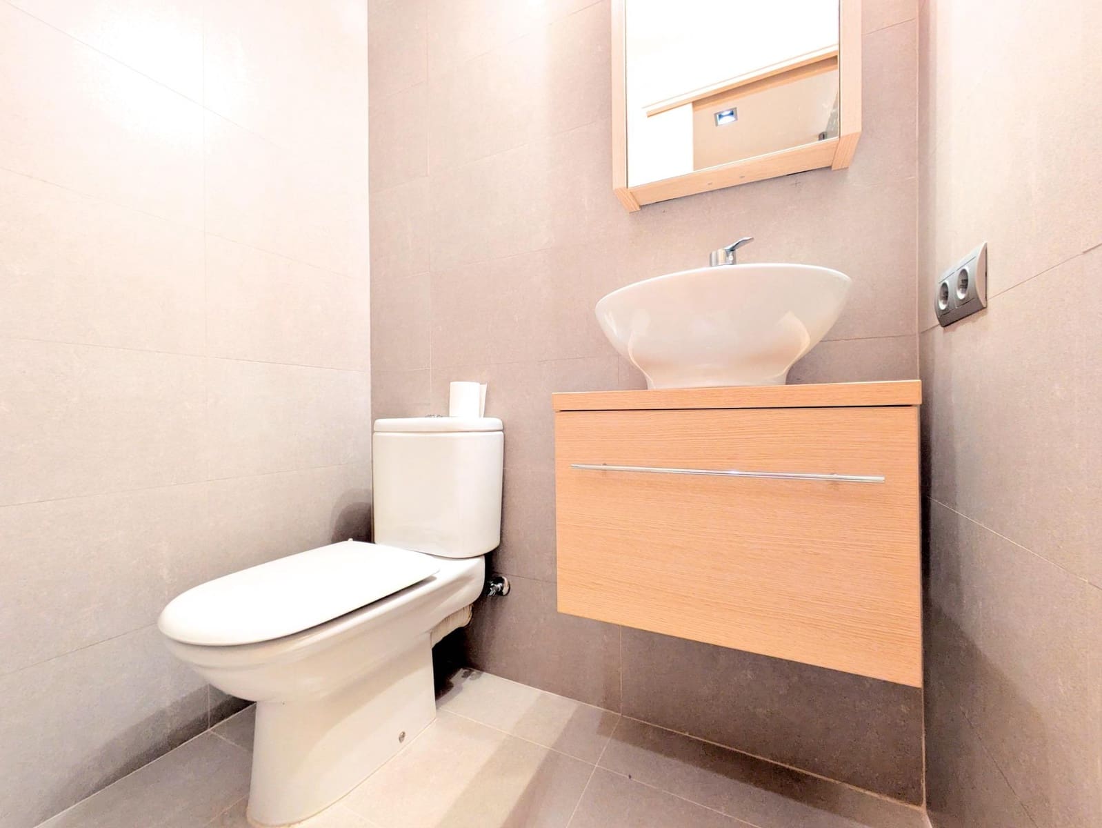 Piso de 4 habitaciones en Roquetes en venta - 130.000 € (Ref: 9437678)