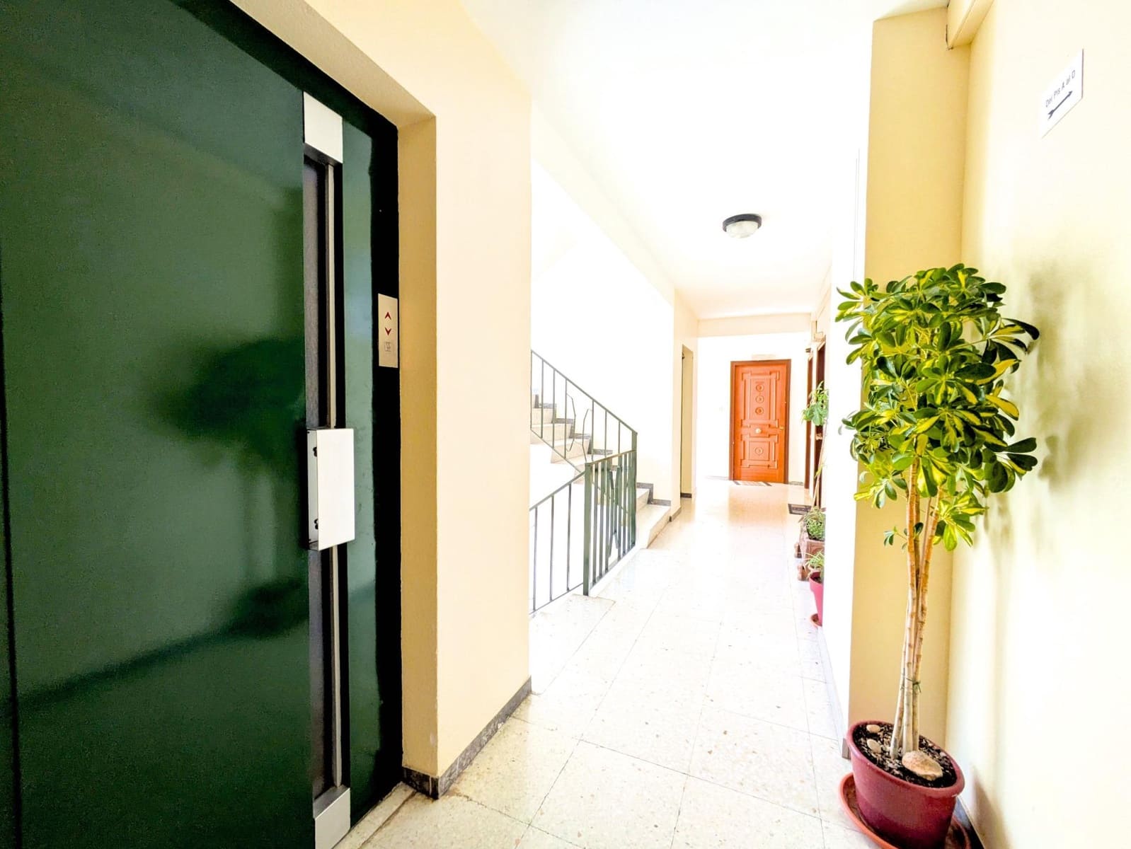 Piso de 4 habitaciones en Roquetes en venta - 130.000 € (Ref: 9437678)