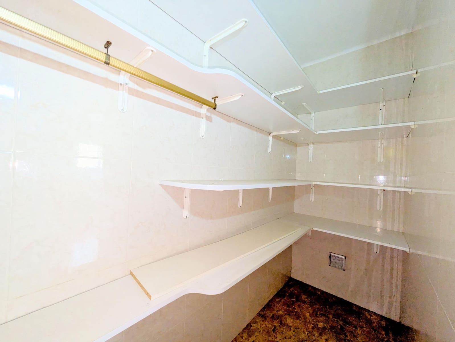 5 makuuhuone Huvila myytävänä paikassa Deltebre mukana 
autotalli - 248 000 € (Ref: 9518852)