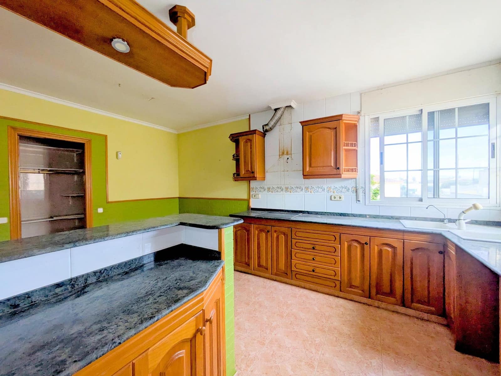 5 makuuhuone Huvila myytävänä paikassa Deltebre mukana 
autotalli - 248 000 € (Ref: 9518852)