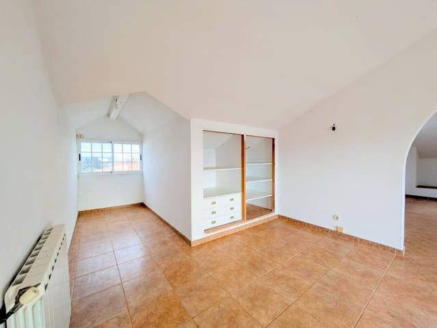 5 makuuhuone Huvila myytävänä paikassa Deltebre mukana 
autotalli - 248 000 € (Ref: 9518852)